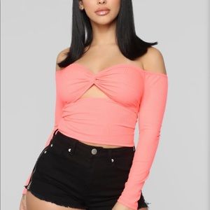 Brand New (L)- Fashion Nova Pink Top